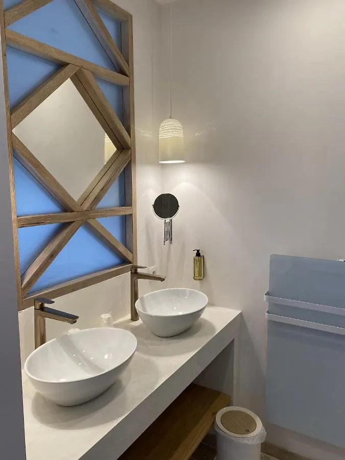 Hotel Du Pont Blanc Saintes-Maries-de-la-Mer 3*,
