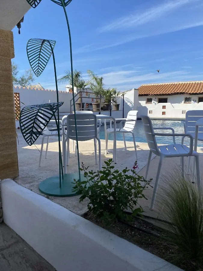 Hotel Du Pont Blanc Saintes-Maries-de-la-Mer