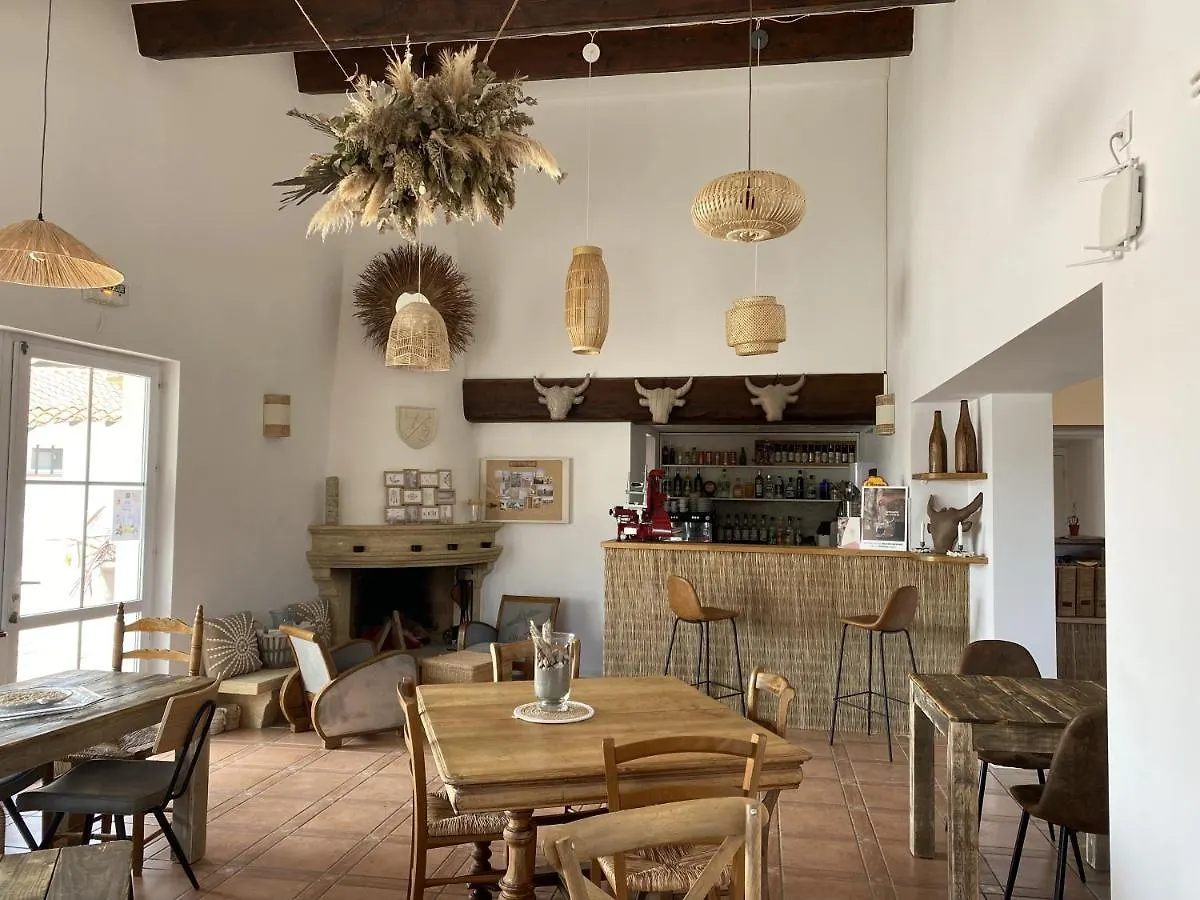 Hotel Du Pont Blanc Saintes-Maries-de-la-Mer 3*,